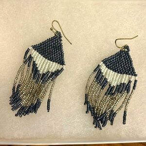 Beaded earrings dangly blue and silver